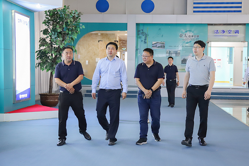 德州市政府黨組成員、副市長(zhǎng)陳海明蒞臨亞太集團(tuán)參觀調(diào)研